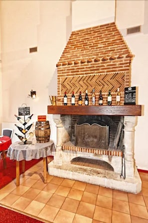 Fireplace - Hôtel le Pavillon de Rouen (Franqueville-Saint-Pierre)