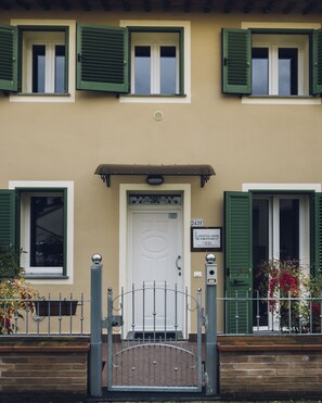 Front of property - Affittacamere Il Granaio (Lucca)