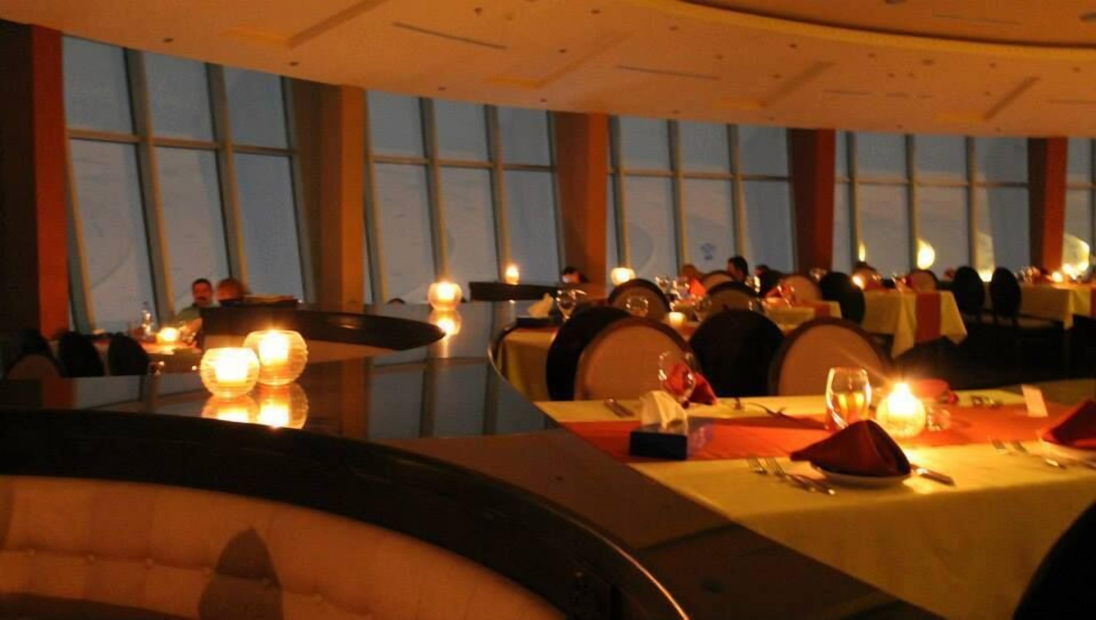 breakfast, lunch, dinner served; international cuisine