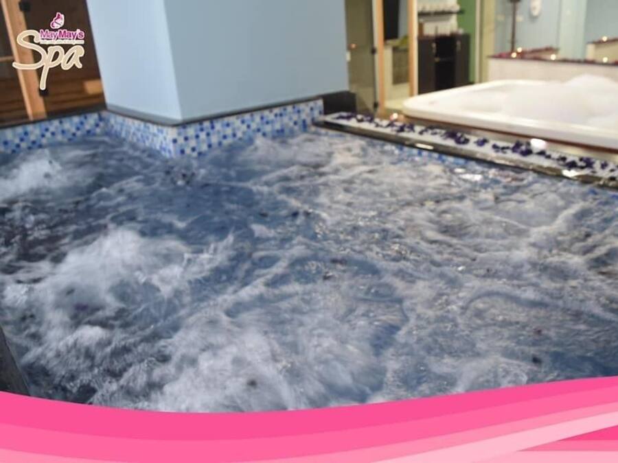 Sauna, steam room, body wraps, body scrubs, facials, 2 treatment rooms