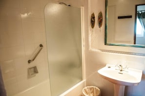 Classic Double or Twin Room | In-room safe, WiFi (free) - Rural Biniarroca (Sant Lluis)