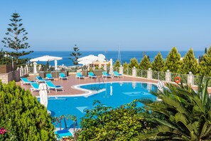 View from property - Pilot's Villas Luxury Suites (Hersonissos)