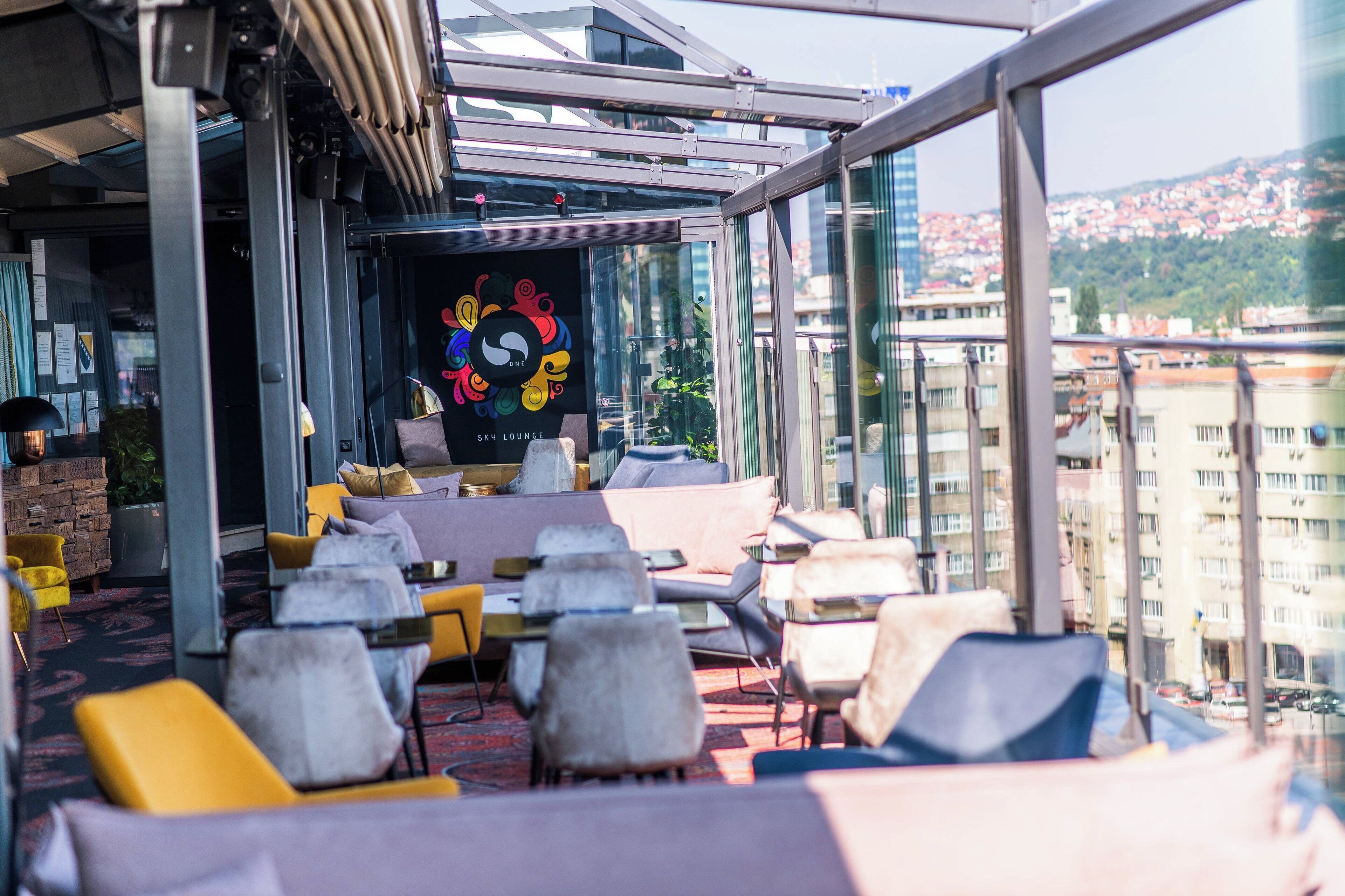 serves lunch and dinner