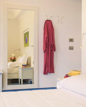 Minibar, una cassaforte in camera, una scrivania