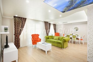 Living area | LCD TV - Melda Palace (Konyaalti)