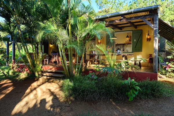 Perhemökki, 3 makuuhuonetta, keittiö, vuoristonäköala | Tallelokero huoneessa, yksilöllisesti sisustettu