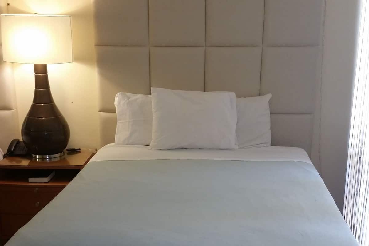 Memory foam beds, desk, iron/ironing board, free WiFi