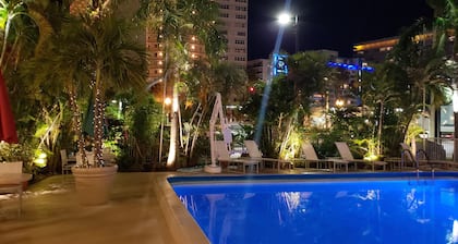 Ocean Mile Hotel