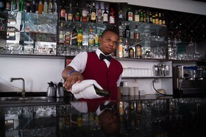 Bar (on property) - Karisimbi Hotel (Kigali)