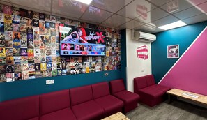 Living area - Smart Russell Square Hostel (London)