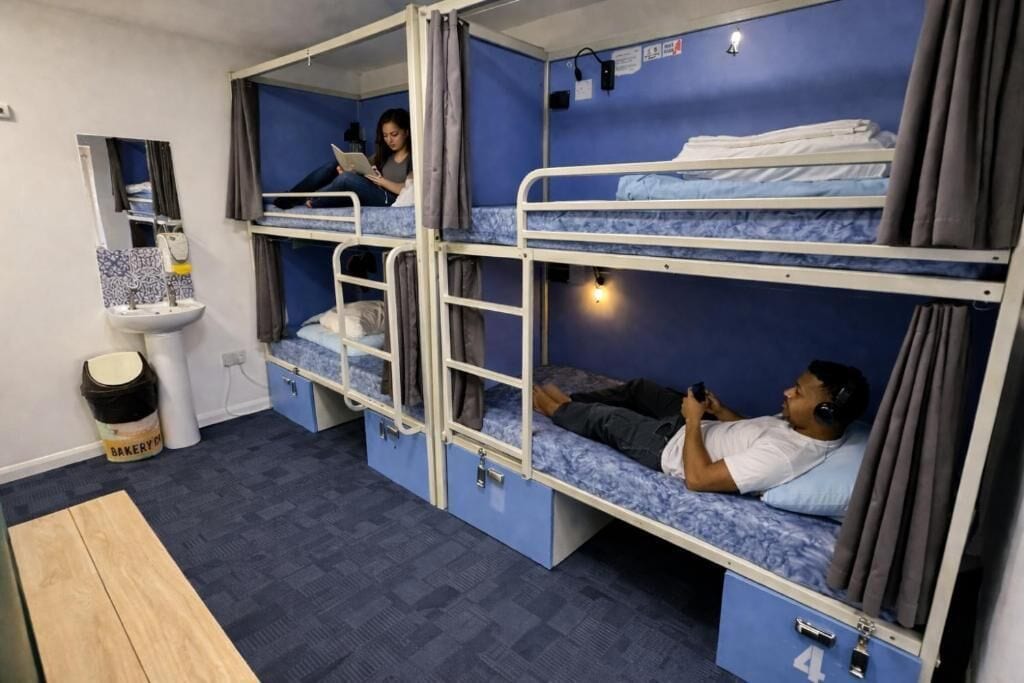 Blackout drapes, free WiFi, bed sheets