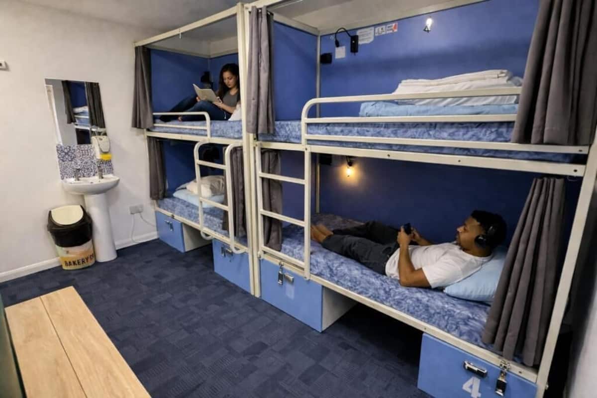 Blackout curtains, free WiFi, bed sheets