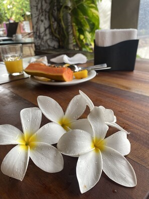 Free daily continental breakfast