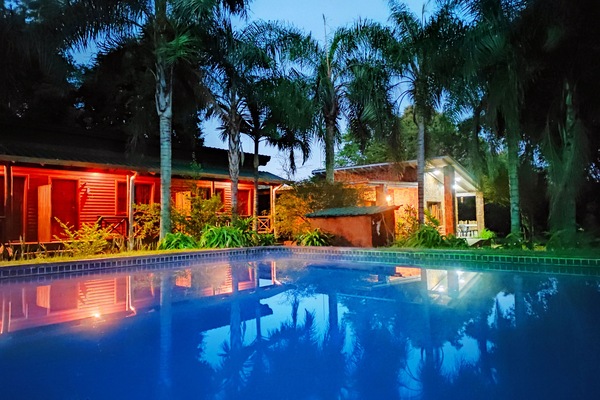 Hồ bơi ngoài trời