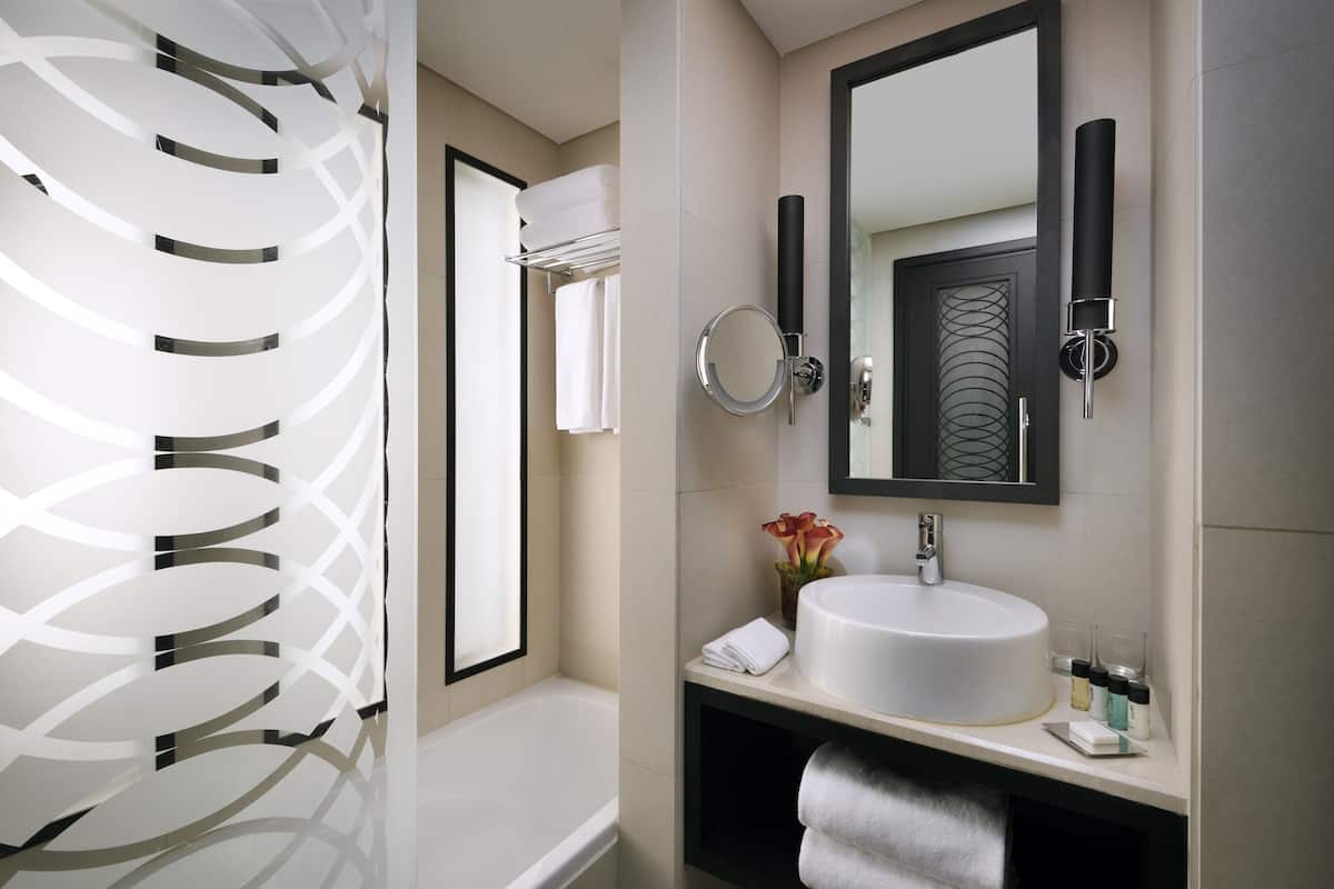 Combined shower/tub, free toiletries, hair dryer, bathrobes