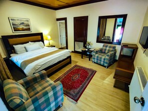 Deluxe Room, 1 Bedroom, Accessible, Valley View