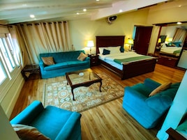 Suíte executiva, 2 quartos, vista para o vale | Roupas de cama premium, individualmente mobiliados, escrivaninha