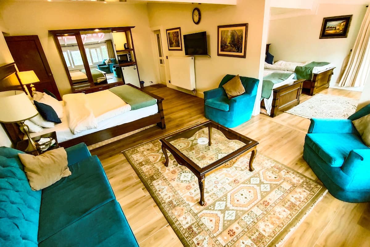 Executive Suite, 2 Bedrooms, Valley View | Peralatan tempat tidur premium, dilengkapkan perabot secara berasingan
