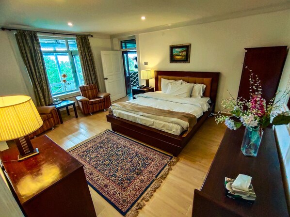 Premium bedding, individually furnished, desk, free WiFi