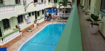 2 piscinas al aire libre, sillones reclinables de piscina