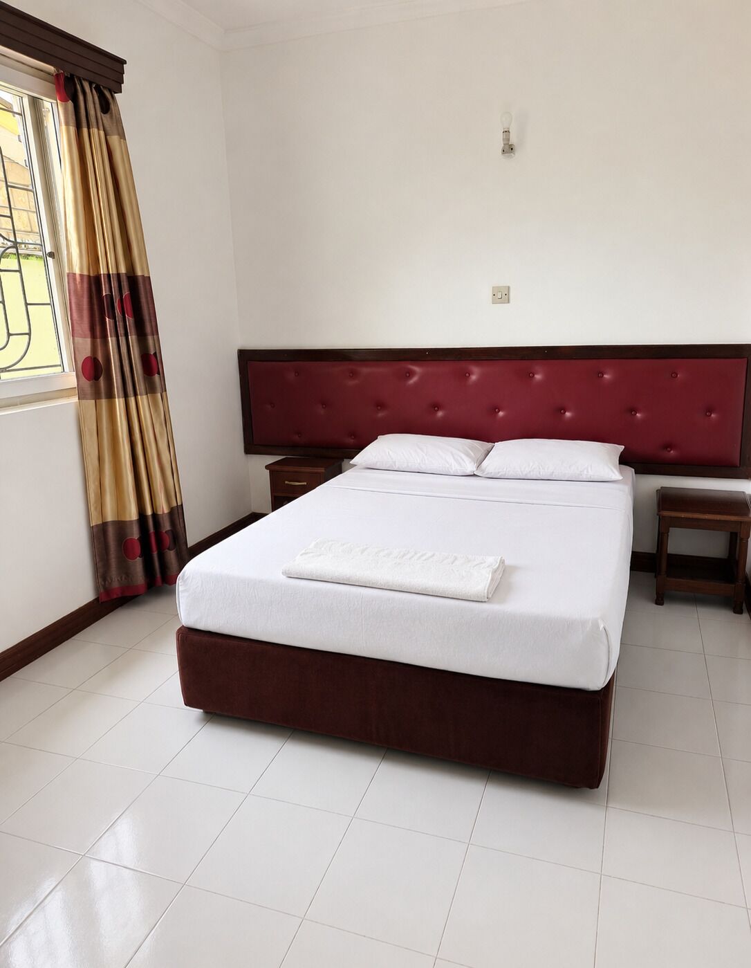Premium bedding, in-room safe, iron/ironing board, free WiFi