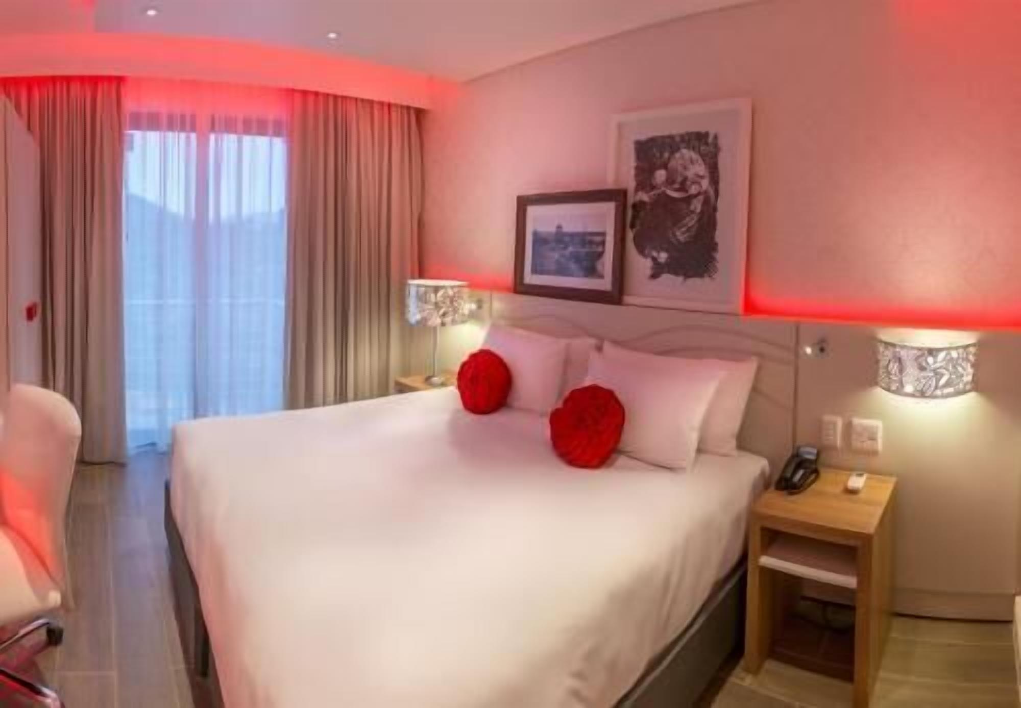 Minibar, in-room safe, desk, blackout curtains