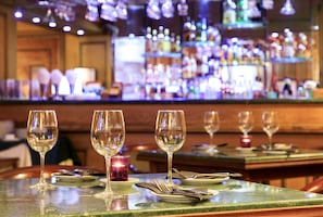 Bar (on property) - Hotel Frontera Plaza (Temuco)