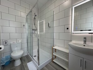Kamar Double, 1 Tempat Tidur Double, Bebas Asap Rokok, ensuite | Kamar mandi | Perlengkapan mandi gratis, pengering rambut, handuk, dan sabun