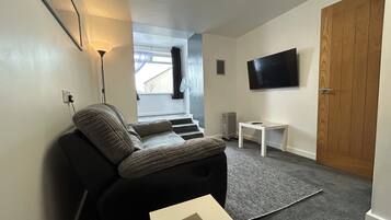 Apartment, 1 Double Bed, Non Smoking, Kitchenette | Living area | 28-inch flat-screen TV with digital channels, TV