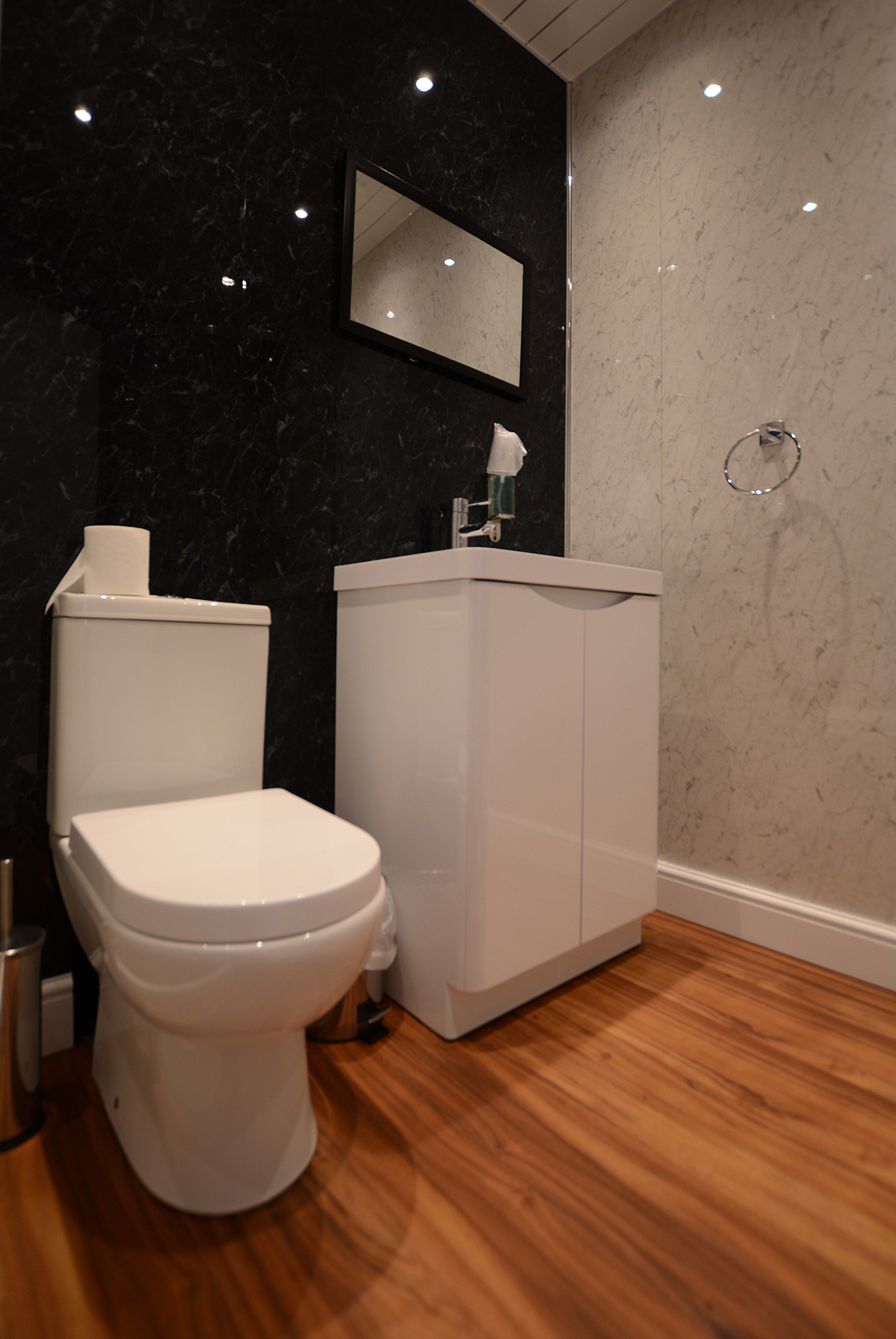 triple room, multiple beds, non smoking, ensuite | bathroom | free toiletries, hair dryer, towels, soap