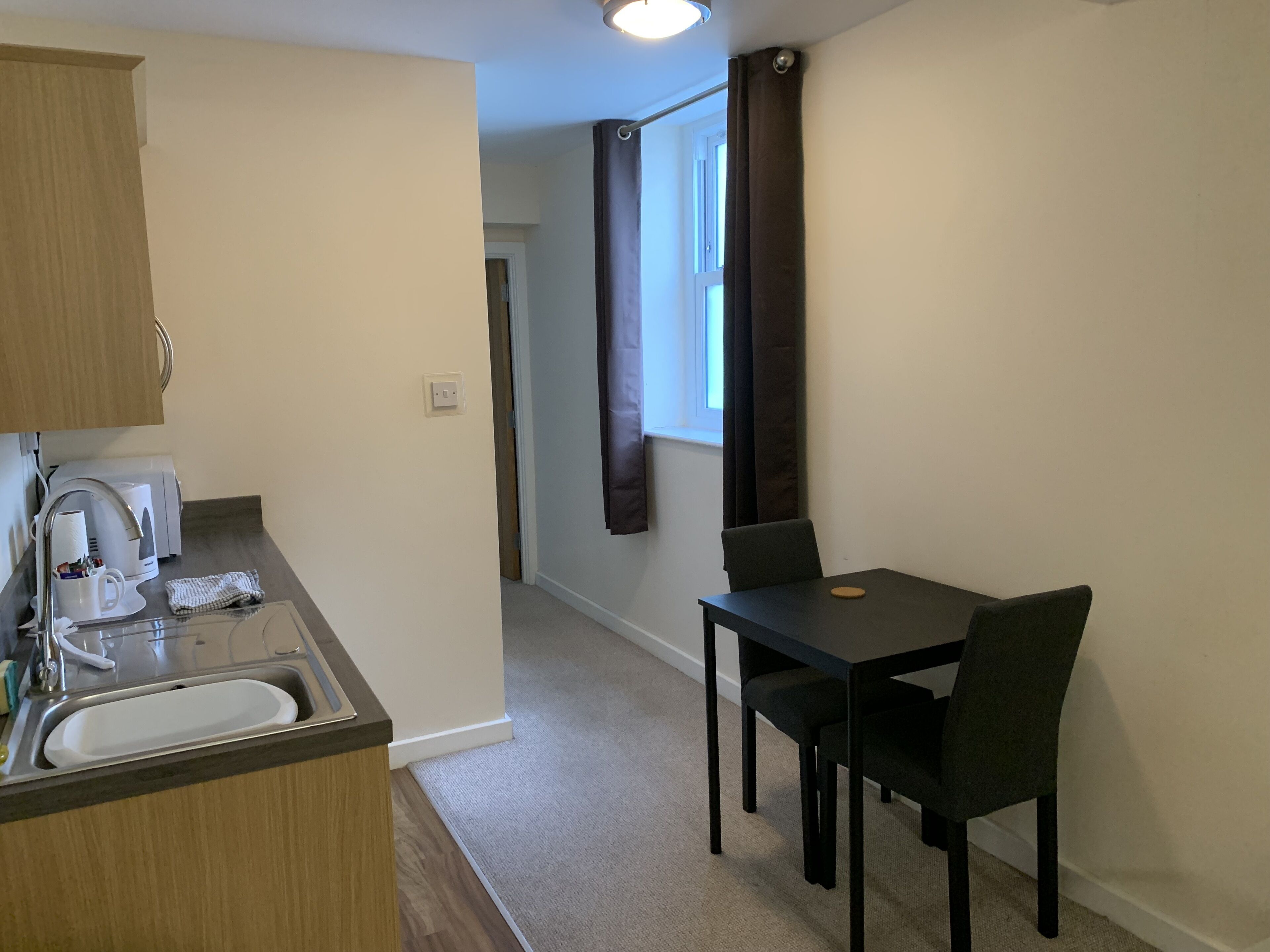 apartment, 1 double bed, non smoking, kitchenette | private kitchenette | microwave, coffee/tea maker, electric kettle