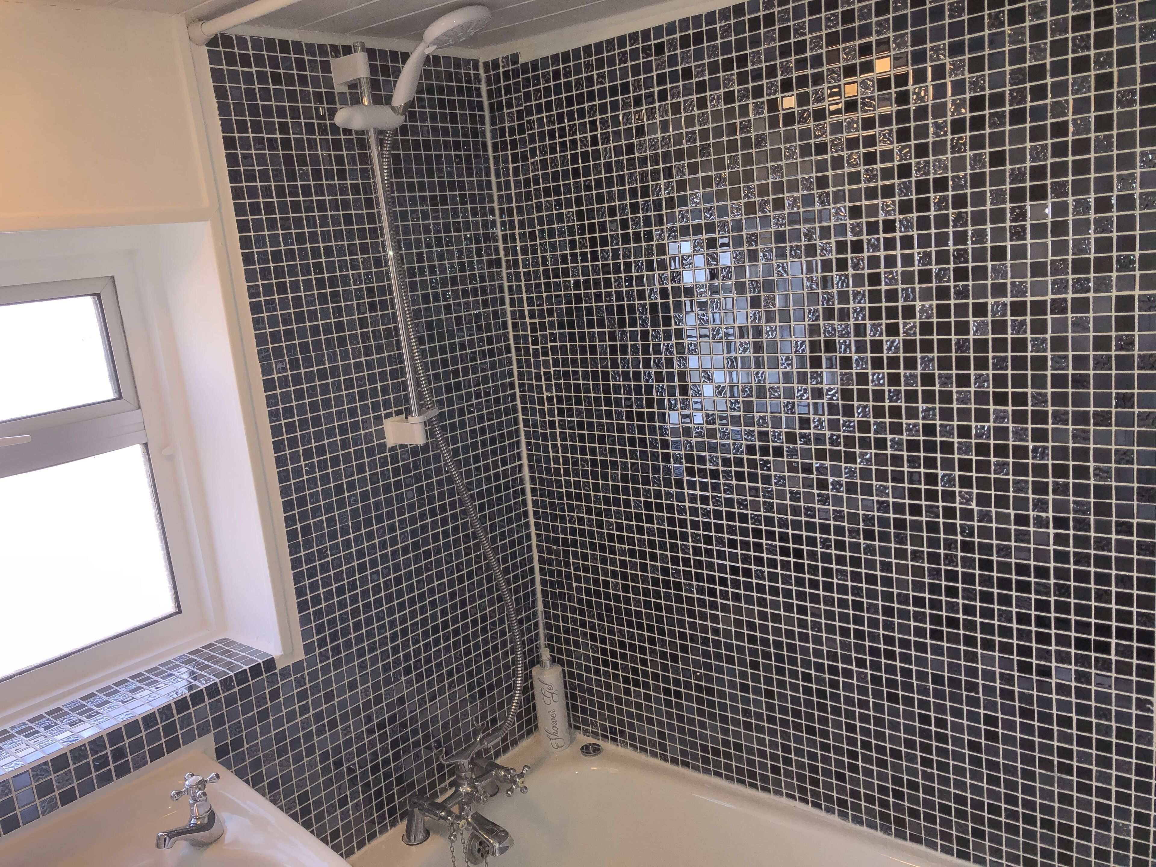 double room, 1 double bed, non smoking, ensuite | bathroom | free toiletries, hair dryer, towels, soap