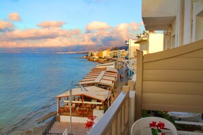View from property - Maragakis Beach Hotel (Hersonissos)