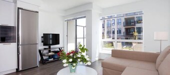 1 Bedroom China Town Condo