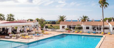 Bar al costat de la piscina