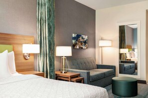 Estúdio, 1 cama Queen, para não fumantes | Área de estar | TV LCD 48 polegadas com canais de TV premium, TV, dock para MP3