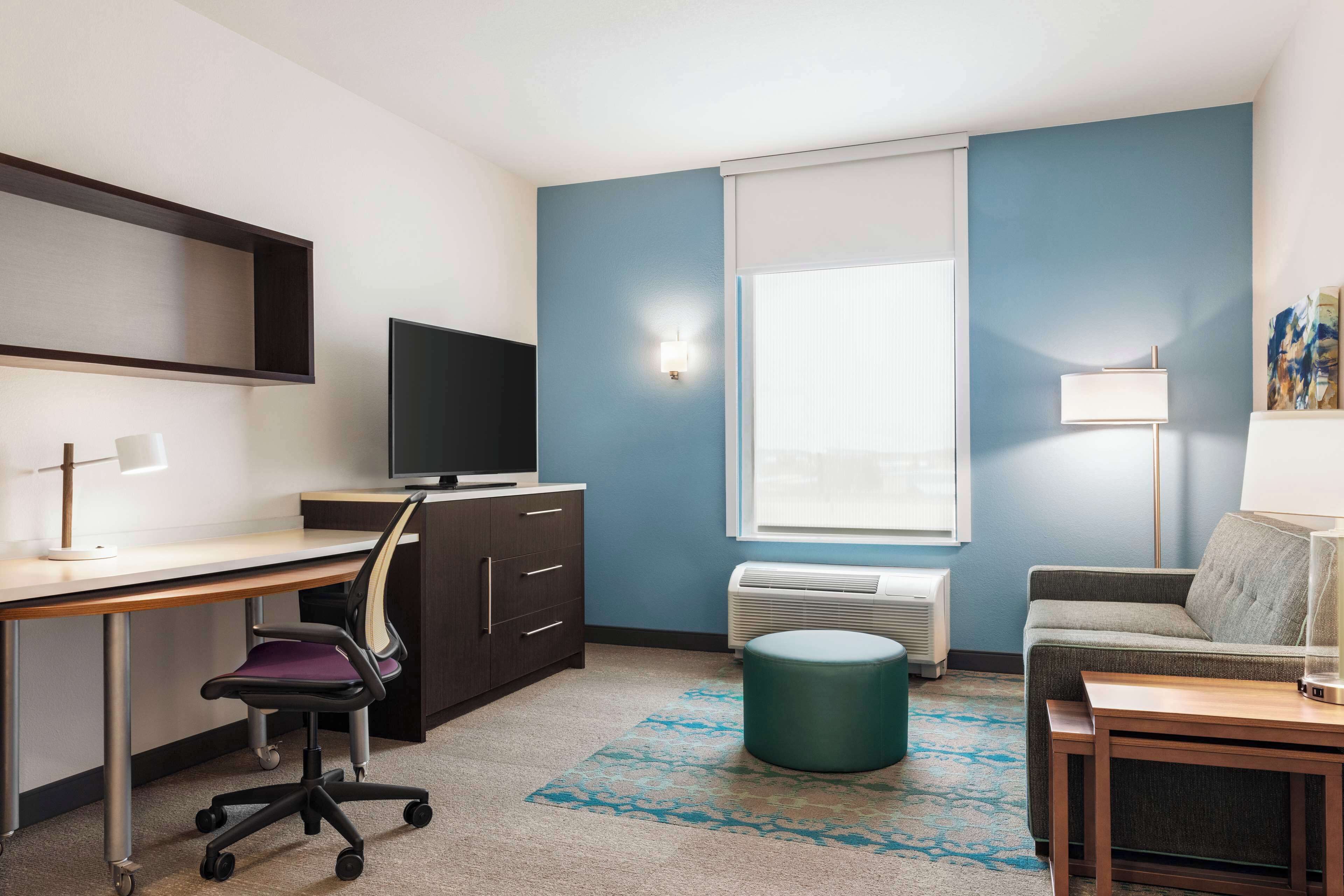 suite, 1 king bed, non smoking | desk, free wifi, bed sheets