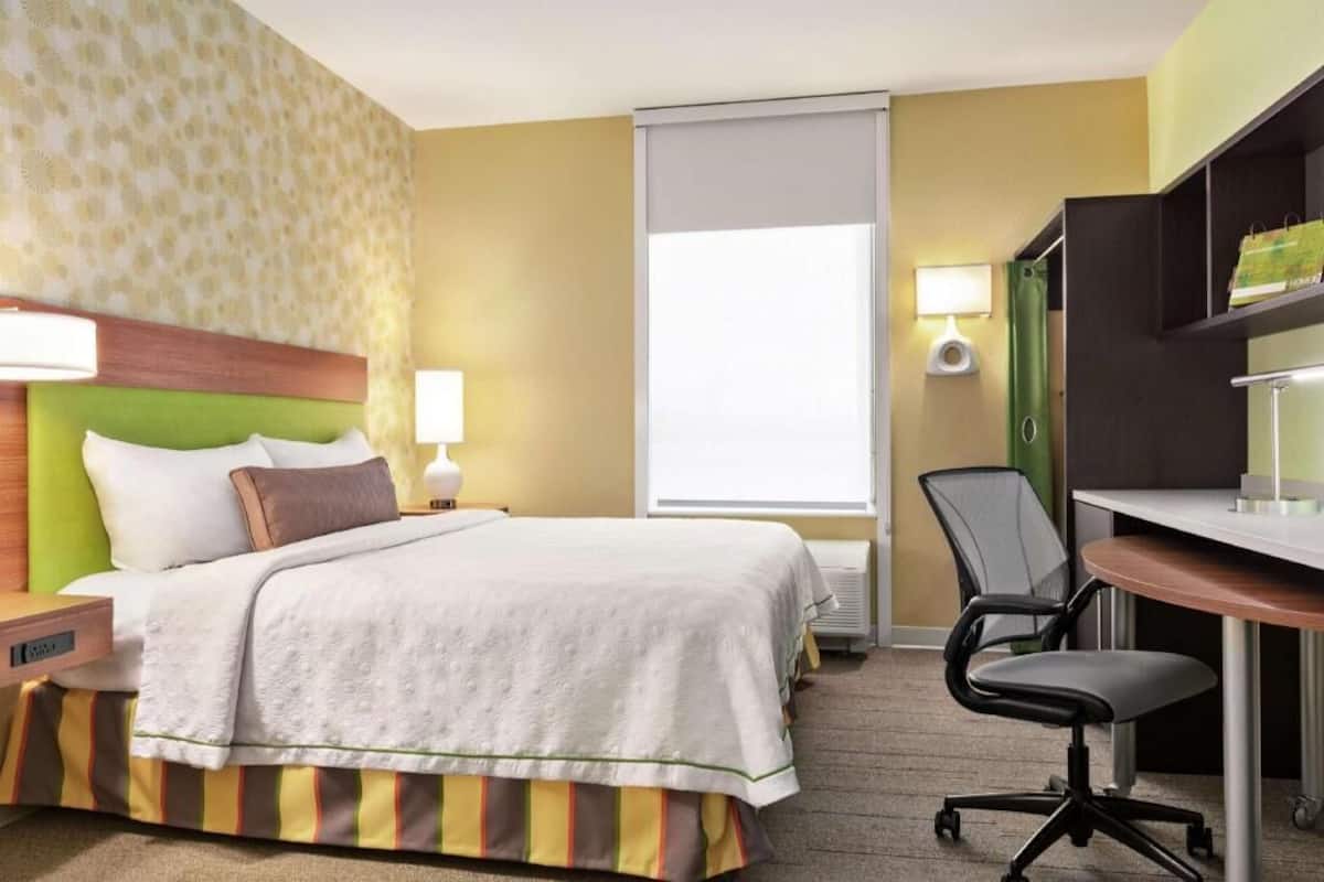 Desk, free WiFi, bed sheets