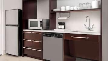 Full-size fridge, microwave, stovetop, dishwasher