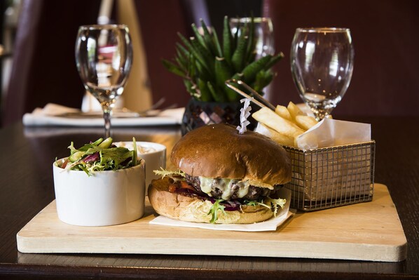 Food and drink - Old Churches House (Dunblane)