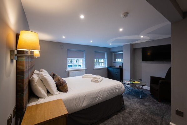 Dobbeltrom – superior, eget bad | Sengetøy i egyptisk bomull, individuelt dekorert og individuelt innredet