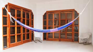 Triple Room, 3 Katil Bujang (Single), Private Bathroom | Meja, Wi-fi percuma, cadar katil