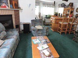 Grand Quadruple Room, 1 Queen Bed, Garden View - Tucked Inn the Harbour Bed & Breakfast (Tay)