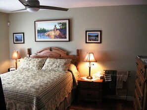 スーペリア ダブルルーム クイーンベッド 1 台 ガーデンビュー | エジプト綿のシーツ、高級寝具、ピロートップベッド、客室ごとに異なるインテリア