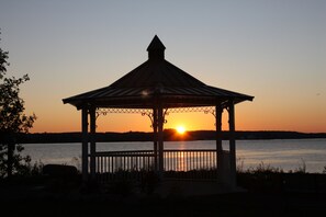 Gazebo - Tucked Inn the Harbour Bed & Breakfast (Tay)