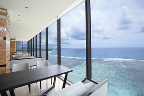 Executive lounge - Dusit Thani Guam Resort (Tamuning)