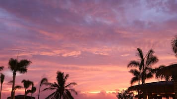 Outdoor pool, cabanas (surcharge), pool umbrellas
