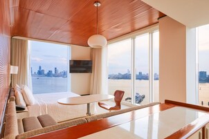 Minibar, in-room safe, desk, laptop workspace