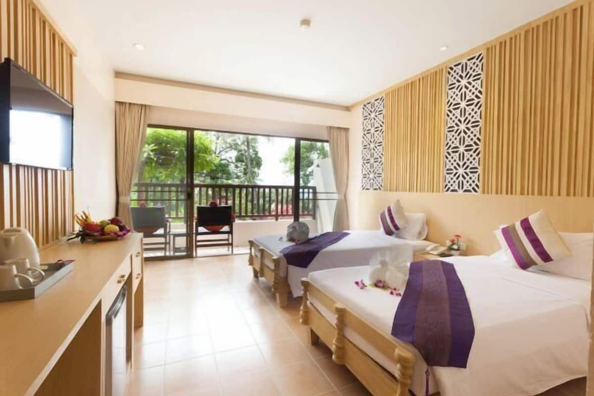 Minibar, in-room safe, blackout drapes, iron/ironing board (on request)