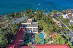 Building design - Patong Lodge Hotel (Patong)